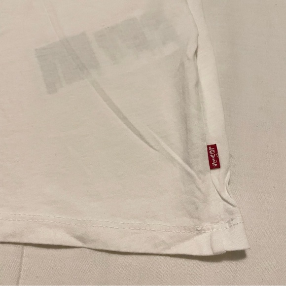 Levi's White T-Shirt Women’s Size Medium - Picture 7 of 16